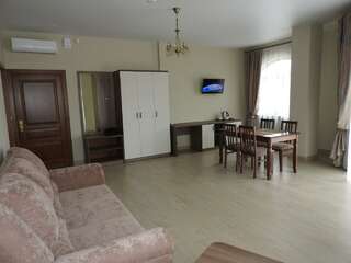 Гостиница Аквариус Архипо-Осиповка 2-комнатный номер люкс семейный-5